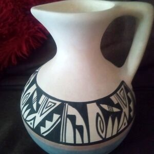 Navajo Pitcher Ornate Handle Art Deco Animal Design 8 Inches By 20in Beautiful